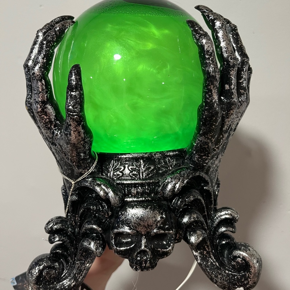 NWT Martha Stewart Home Halloween Light Up Green Crystal Ball Silver Skull Base